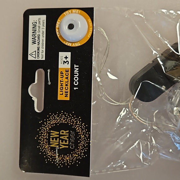 Set of 4 Light Up Necklace Ball and gold star shapes NWT see video - Picture 4 of 7